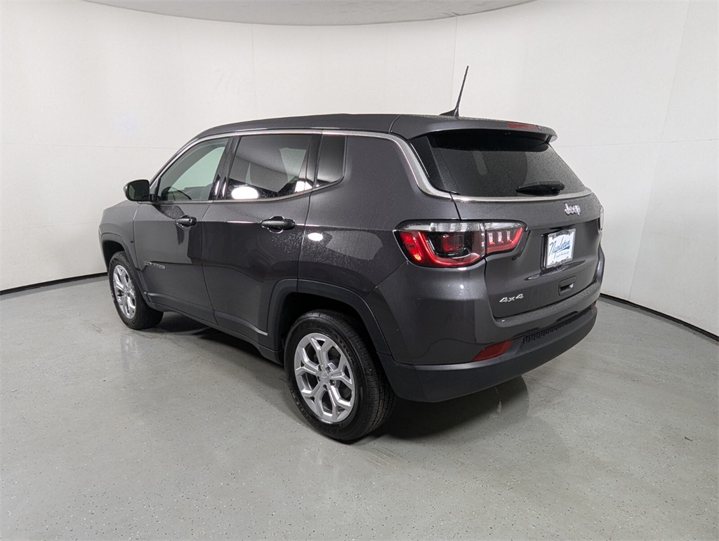 2024 Jeep Compass Sport 5