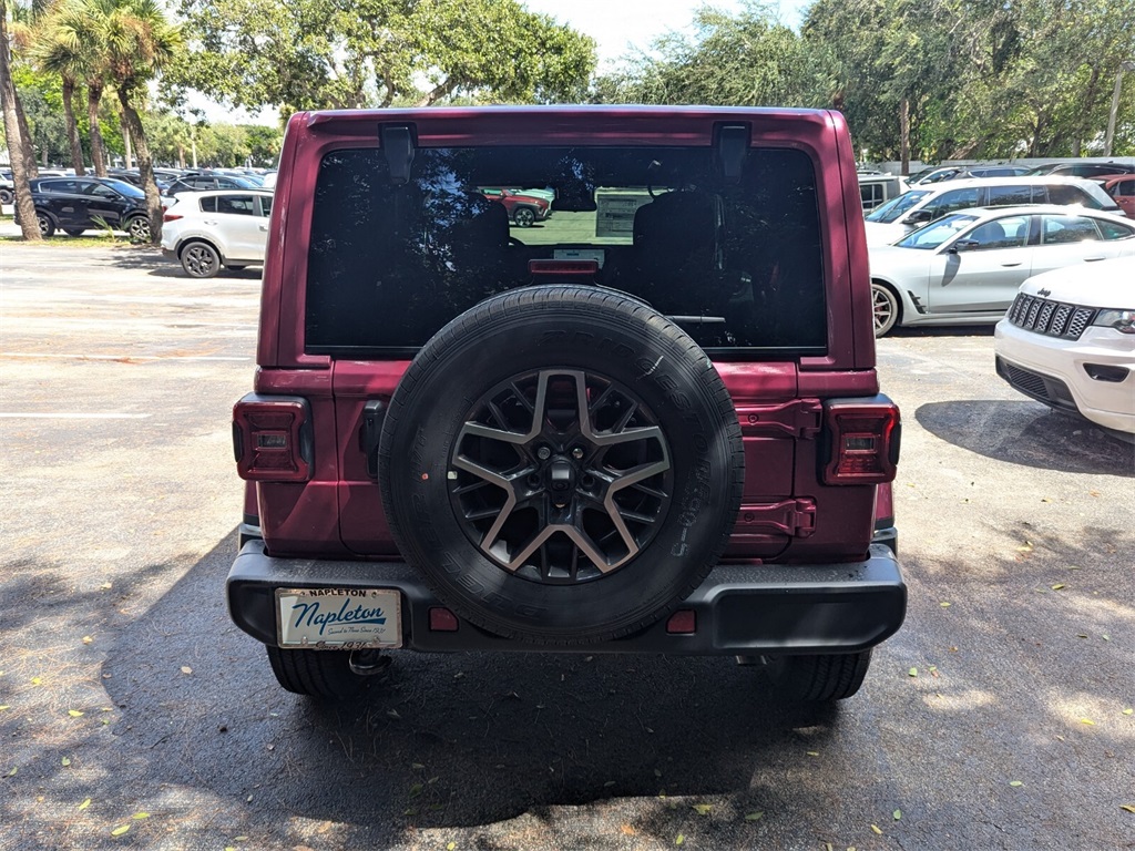 2024 Jeep Wrangler Sahara 5