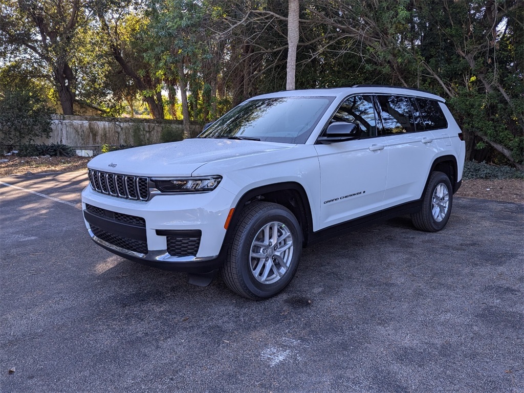 2025 Jeep Grand Cherokee L Laredo 3