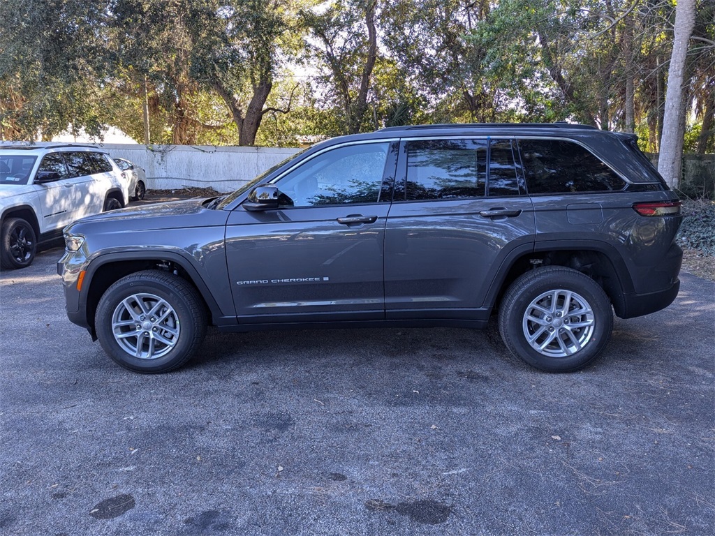 2025 Jeep Grand Cherokee Laredo 4