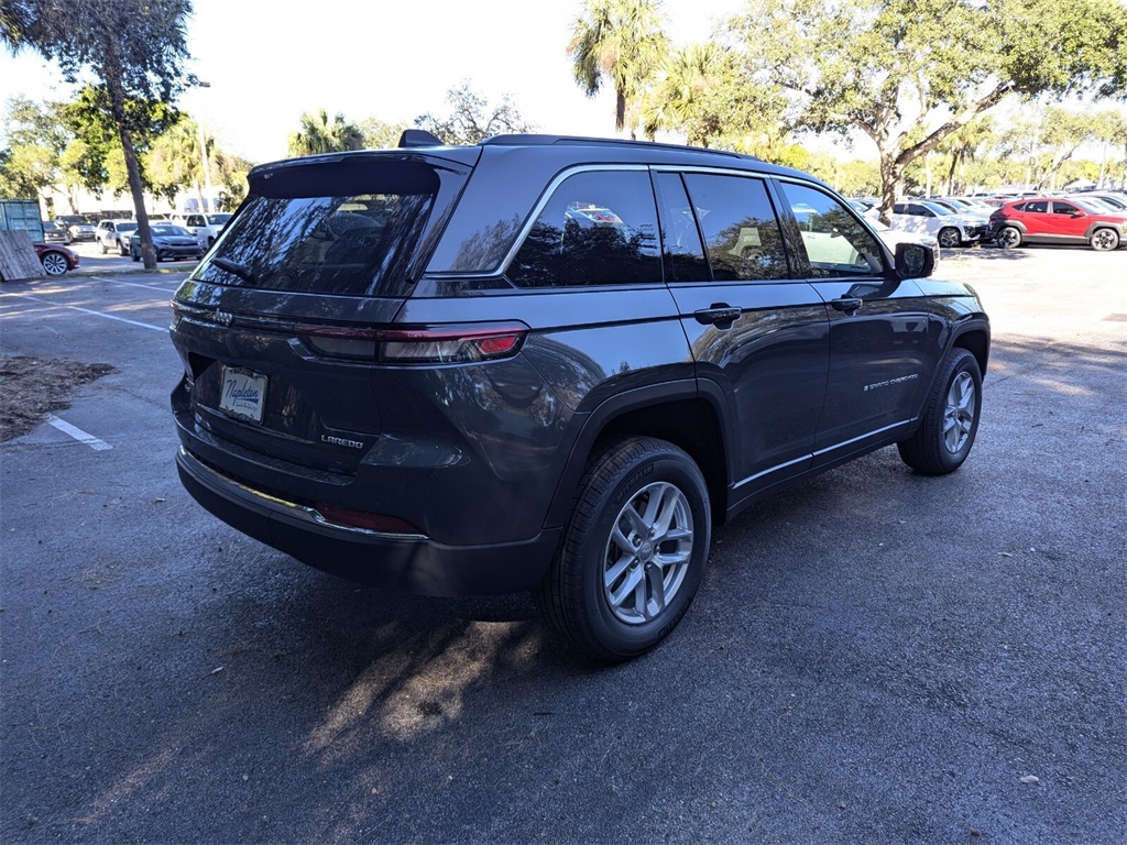 2025 Jeep Grand Cherokee Laredo 7