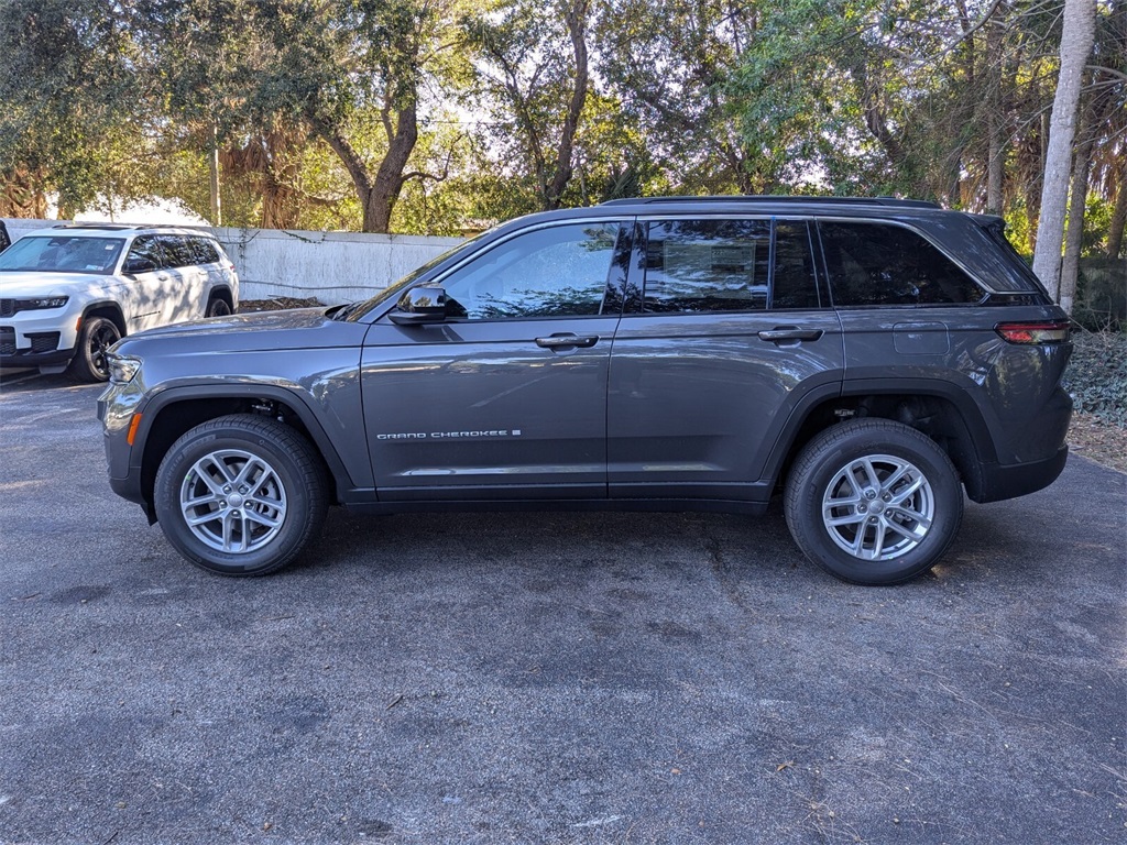 2025 Jeep Grand Cherokee Laredo 4