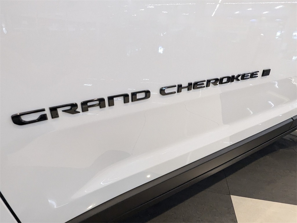 2025 Jeep Grand Cherokee Limited 9