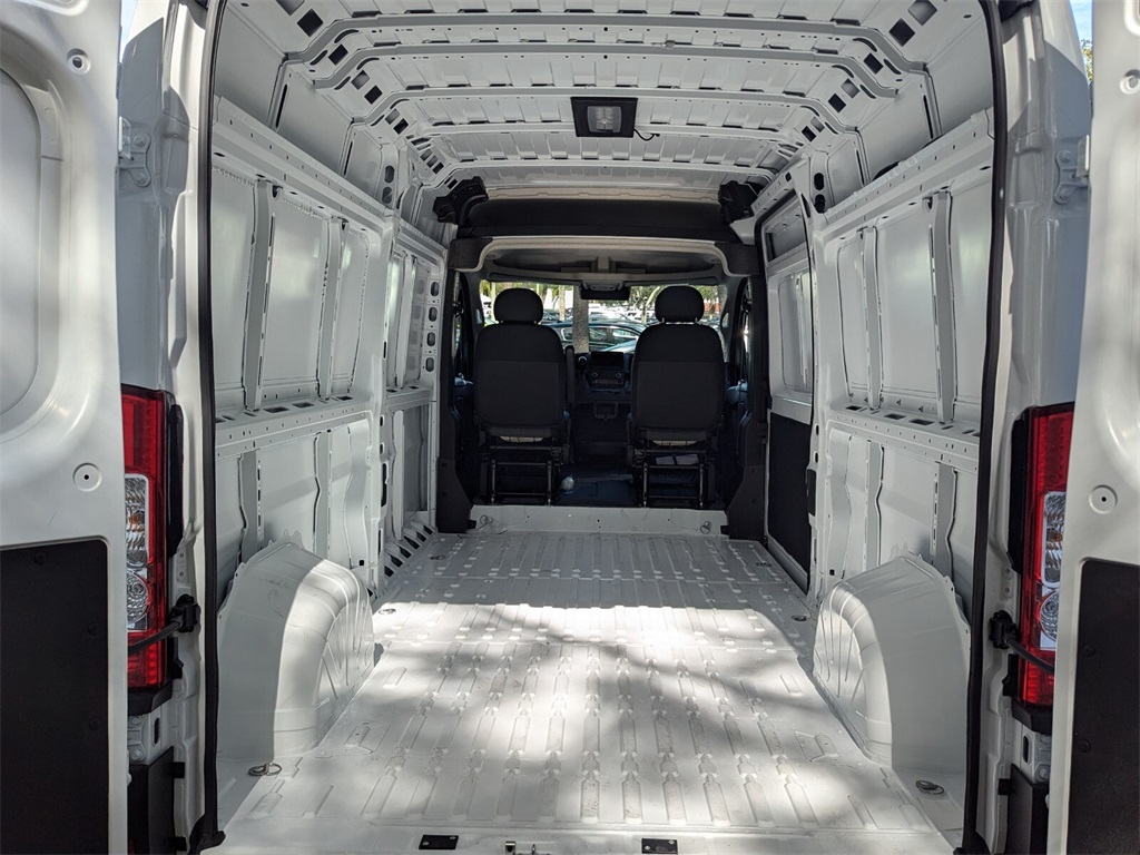 2025 Ram ProMaster 2500 High Roof 16