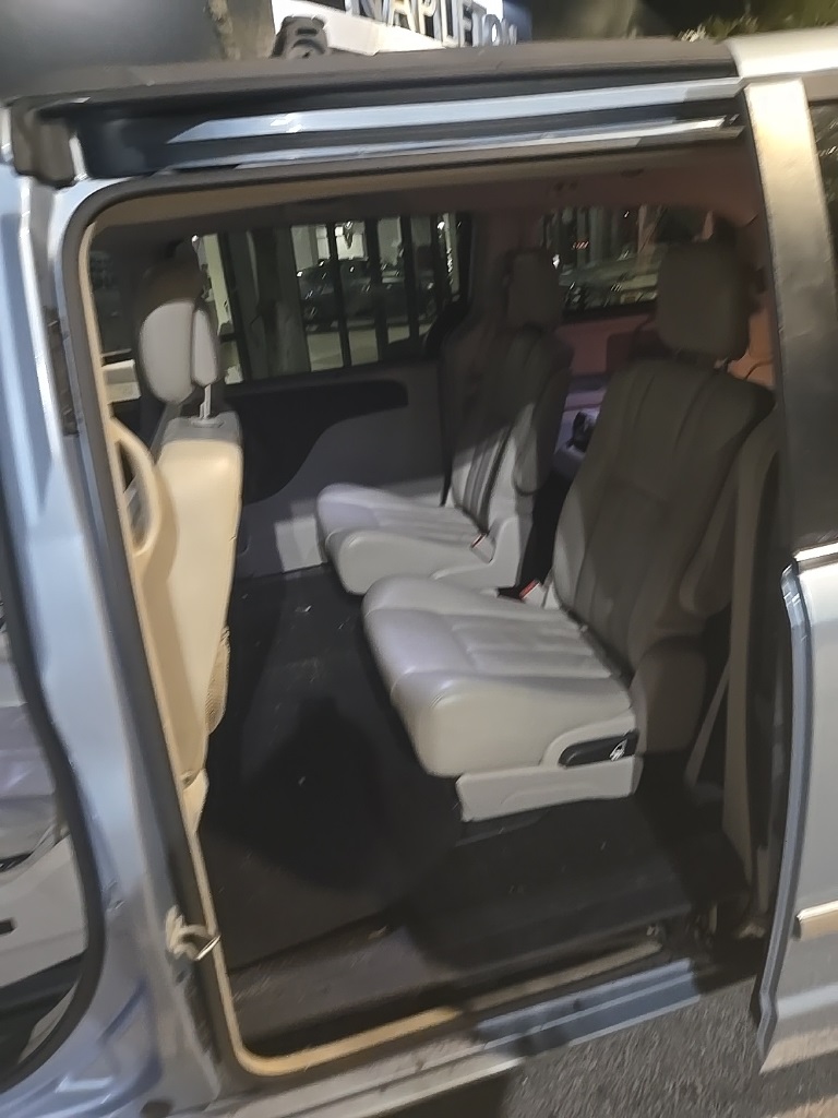 2013 Chrysler Town & Country Touring 2