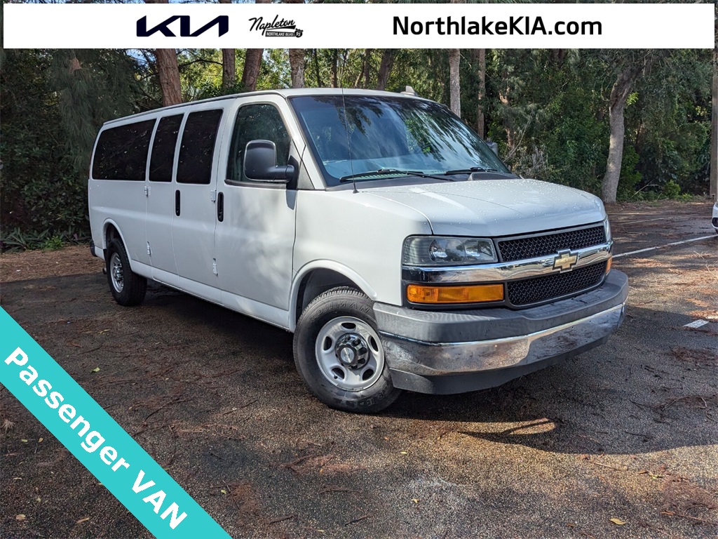 2017 Chevrolet Express 3500 LT 1