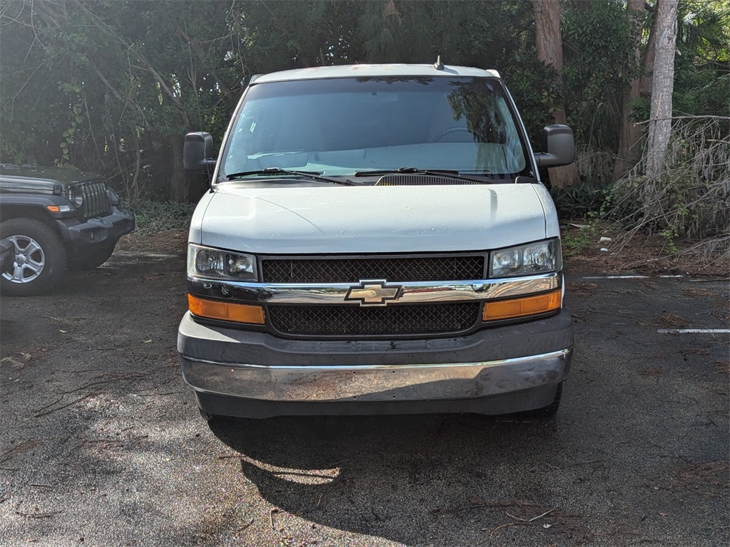 2017 Chevrolet Express 3500 LT 2