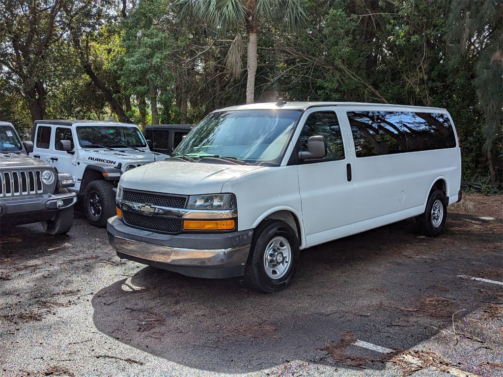 2017 Chevrolet Express 3500 LT 3