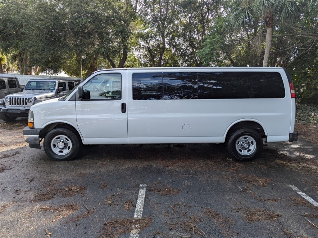 2017 Chevrolet Express 3500 LT 4