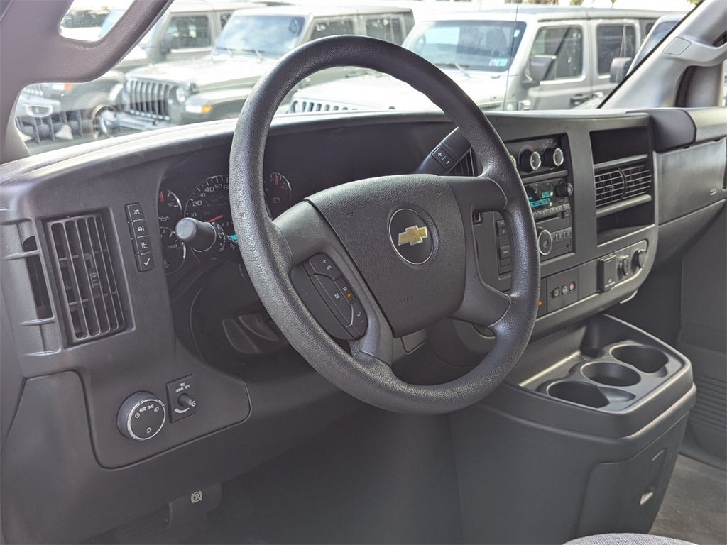 2017 Chevrolet Express 3500 LT 9