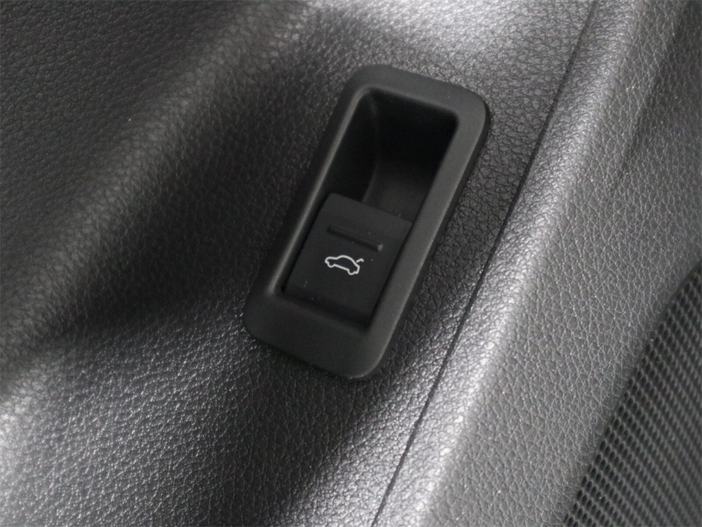 2020 Audi Q3 Premium 24