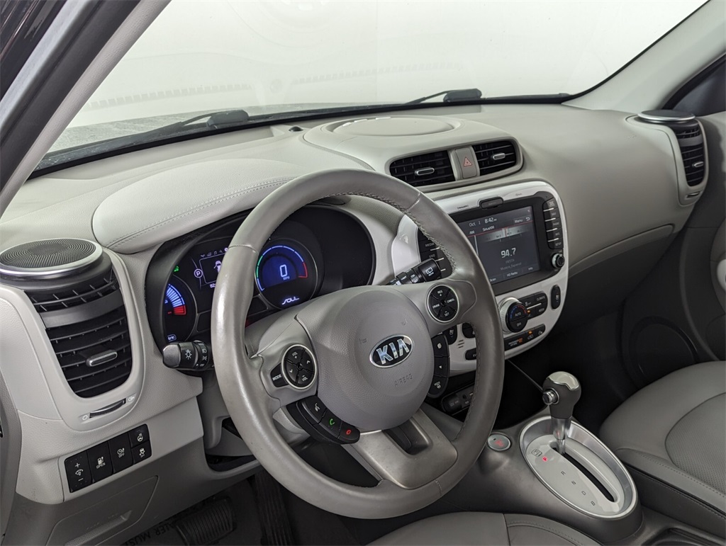 2015 Kia Soul EV Plus 11