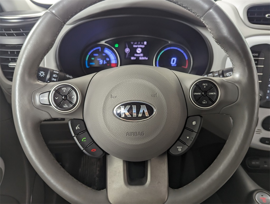 2015 Kia Soul EV Plus 16