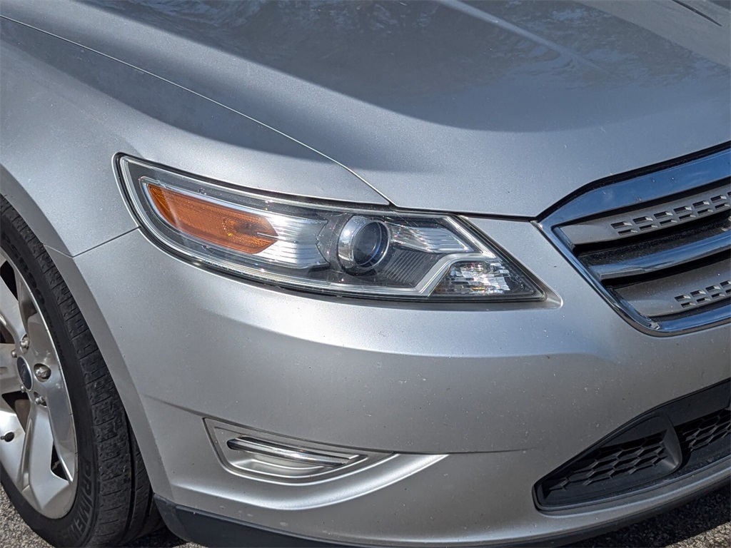 2010 Ford Taurus SHO 3