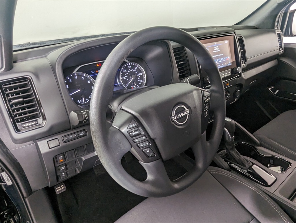 2023 Nissan Frontier SV 10