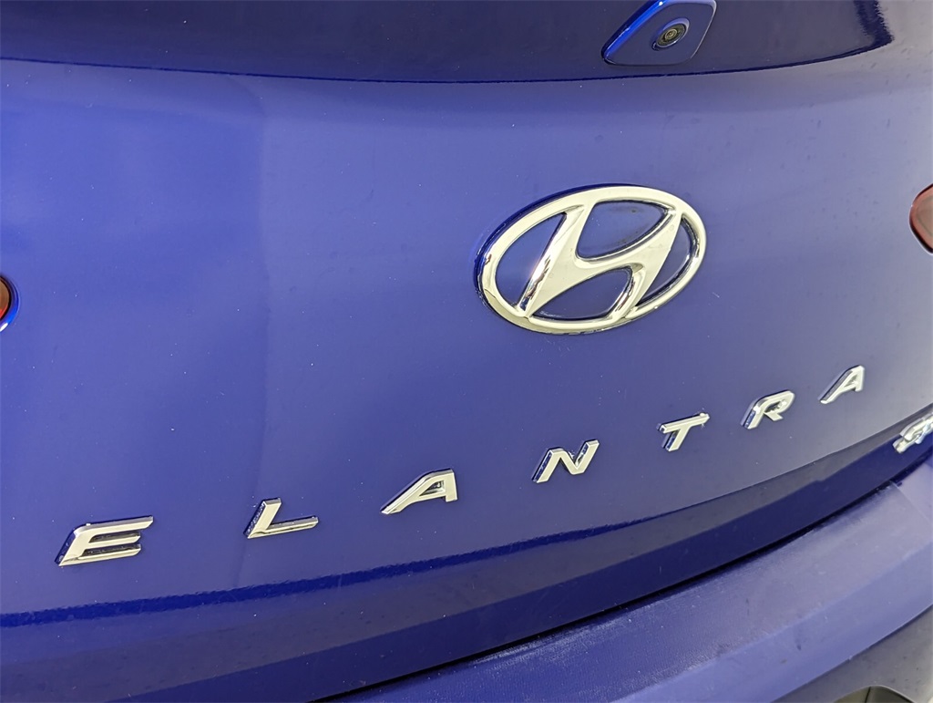 2020 Hyundai Elantra Sport 8