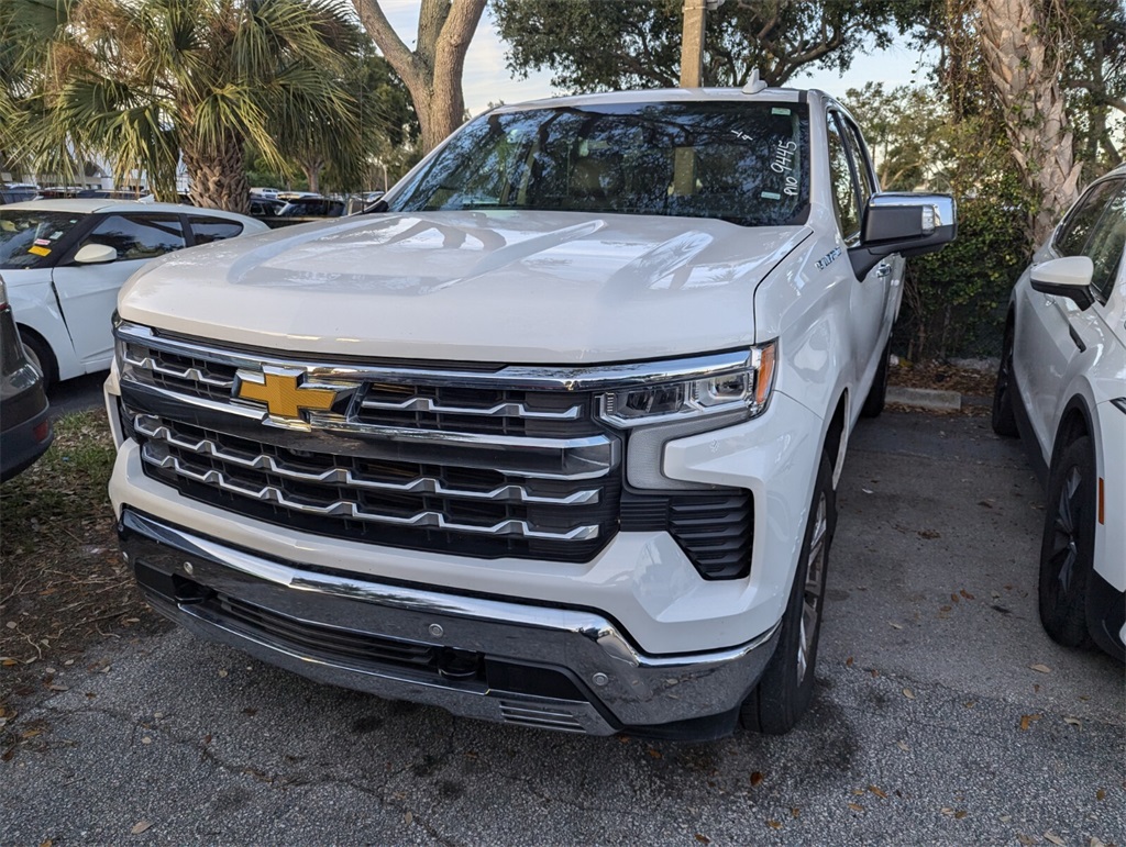 2023 Chevrolet Silverado 1500 LTZ 3