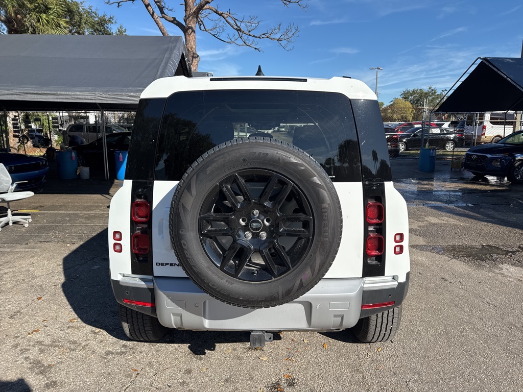 2024 Land Rover Defender 110 S 4