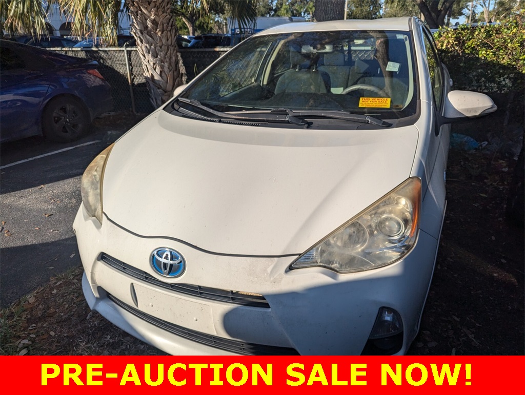 2014 Toyota Prius c Four 6