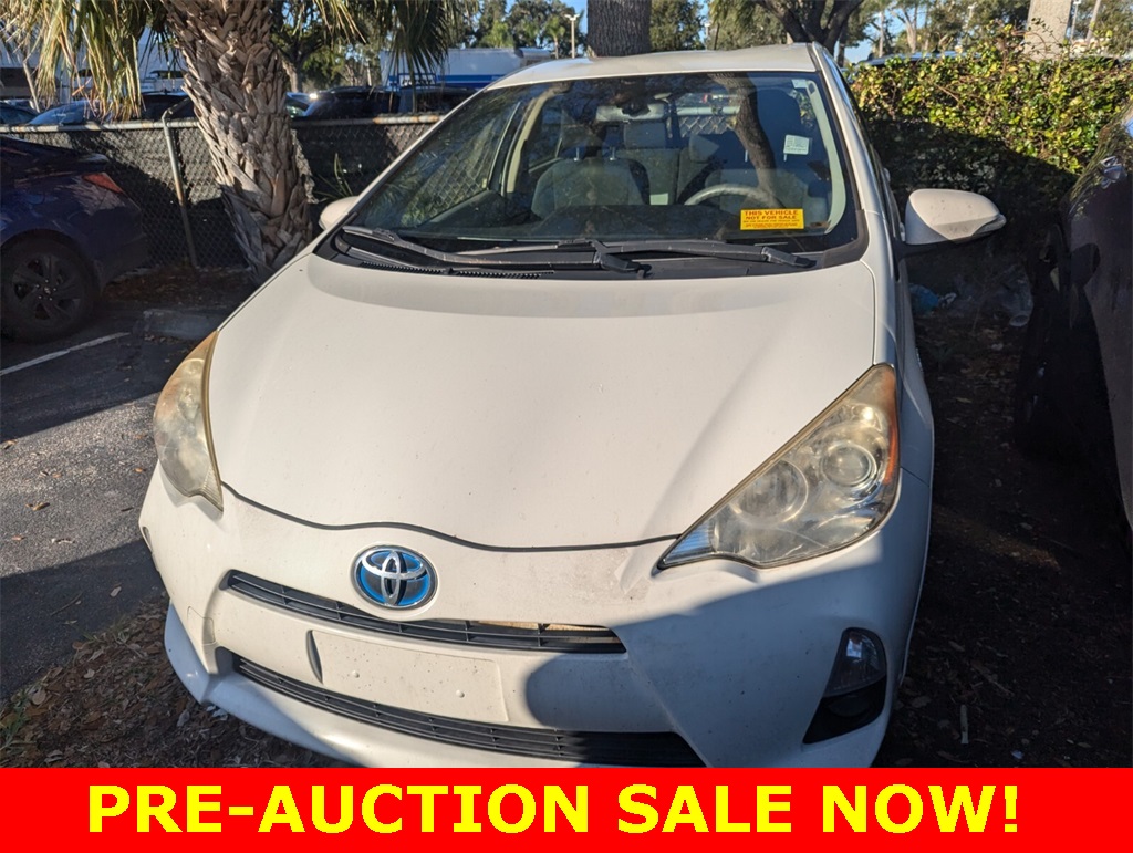 2014 Toyota Prius c Four 7