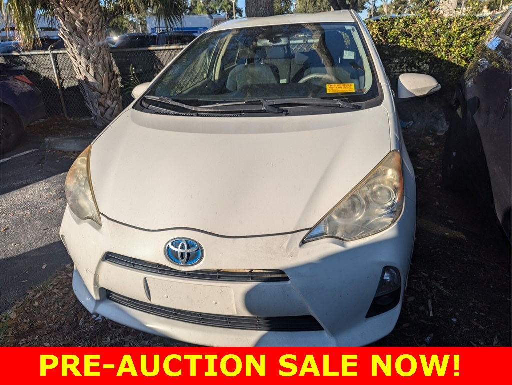 2014 Toyota Prius c Four 8