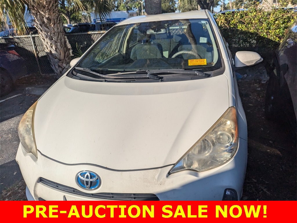 2014 Toyota Prius c Four 15