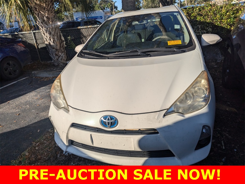 2014 Toyota Prius c Four 19