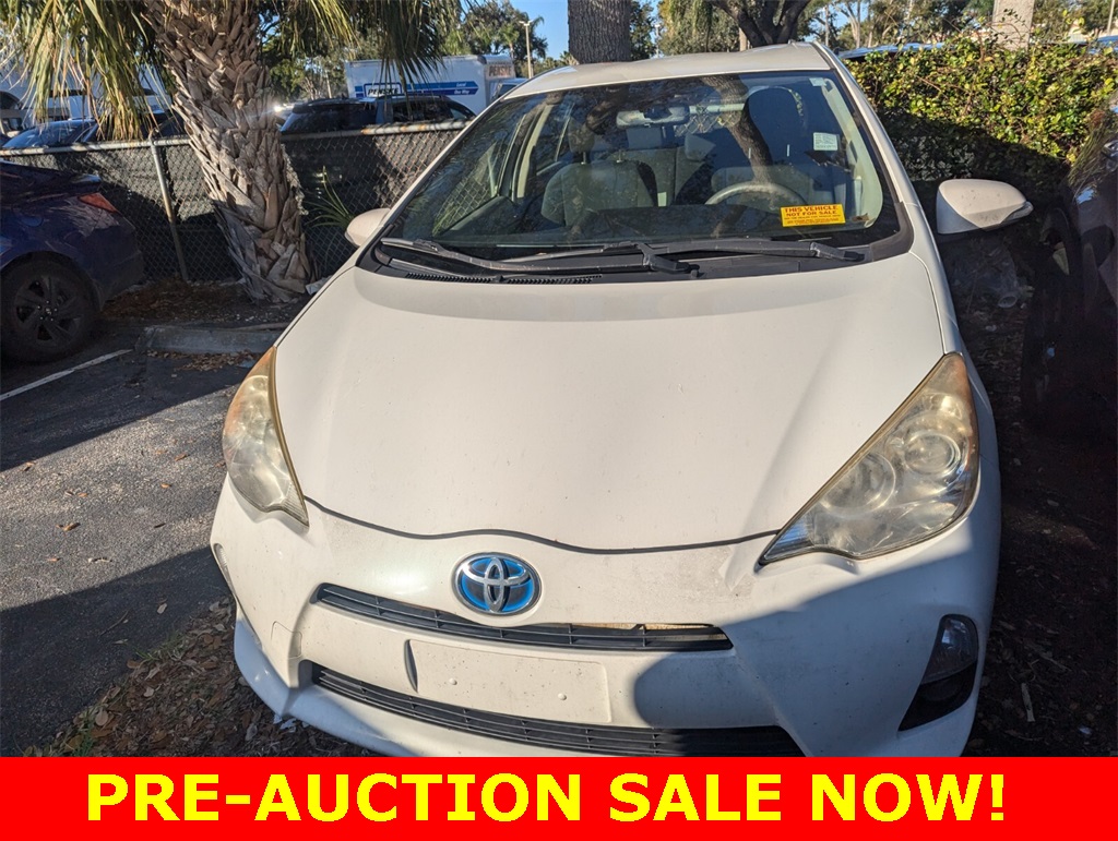 2014 Toyota Prius c Four 20