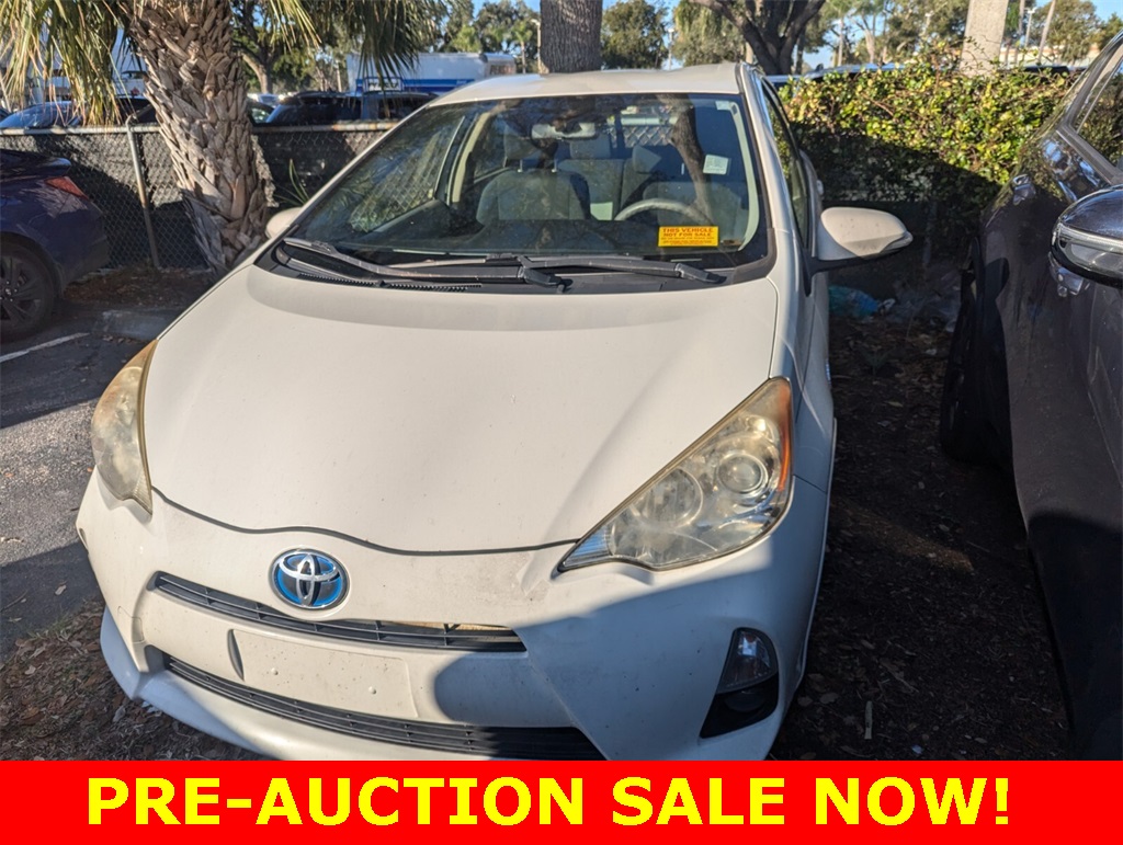 2014 Toyota Prius c Four 21