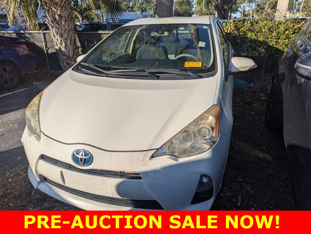 2014 Toyota Prius c Four 22