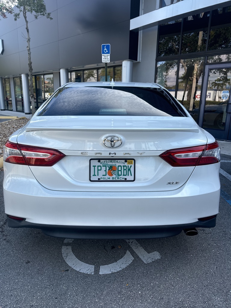 2020 Toyota Camry XLE 8