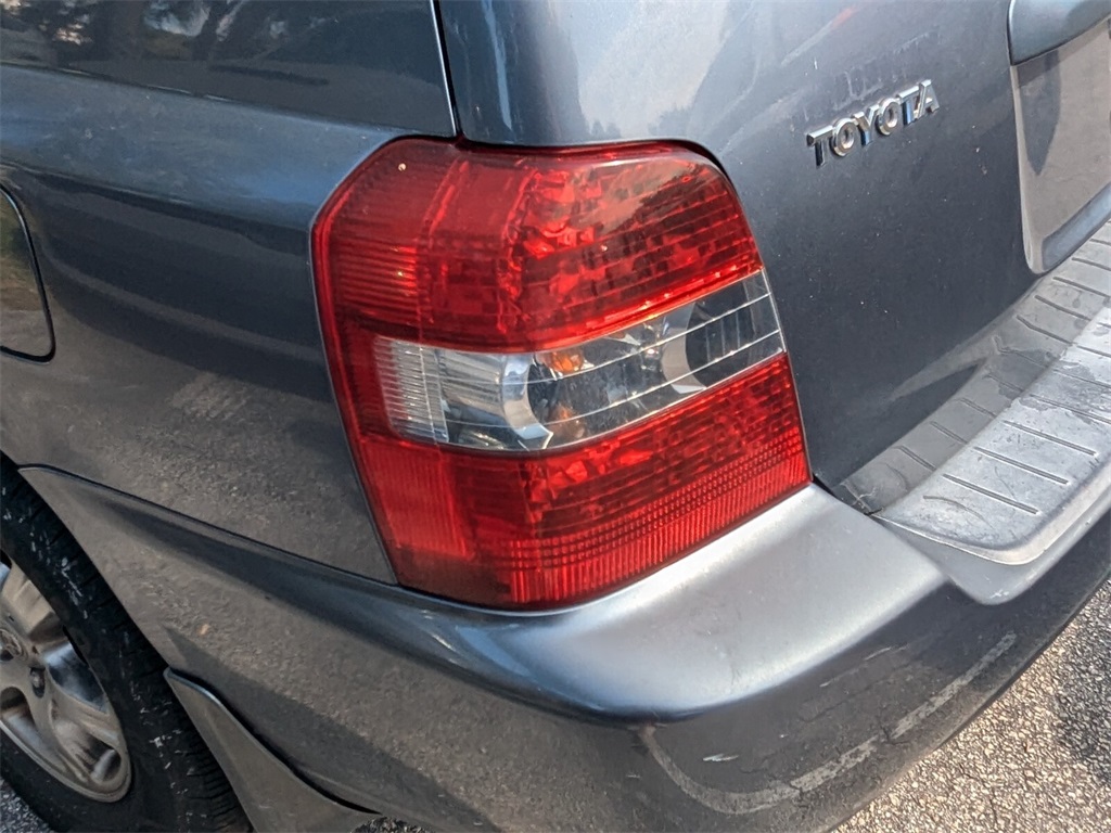 2007 Toyota Highlander Base 14