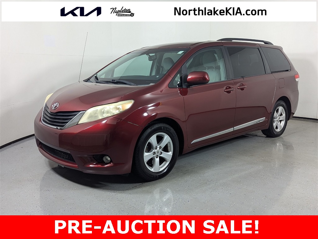 2012 Toyota Sienna LE 3