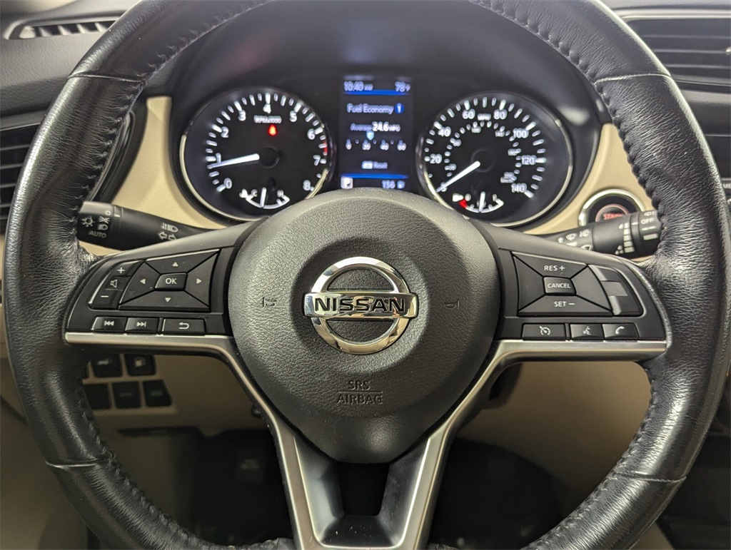 2019 Nissan Rogue SV 18