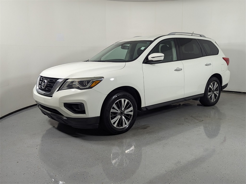 2017 Nissan Pathfinder SV 3