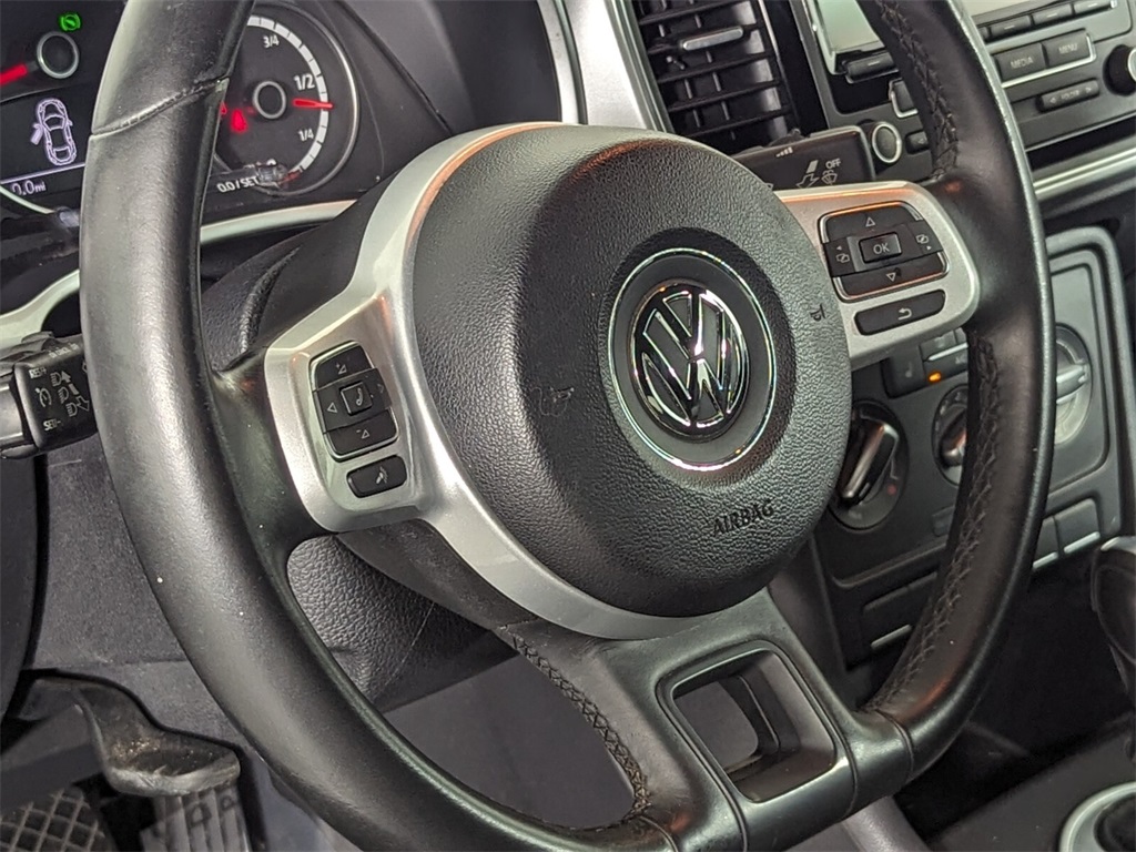 2015 Volkswagen Beetle 1.8T 8