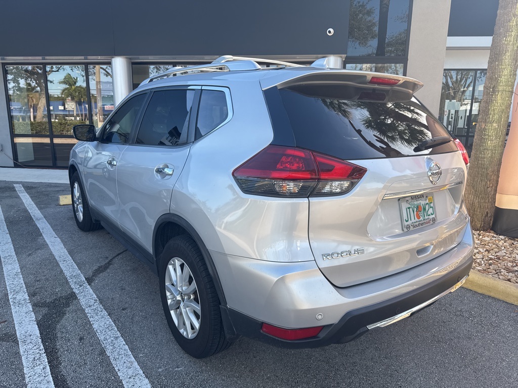 2020 Nissan Rogue SV 12