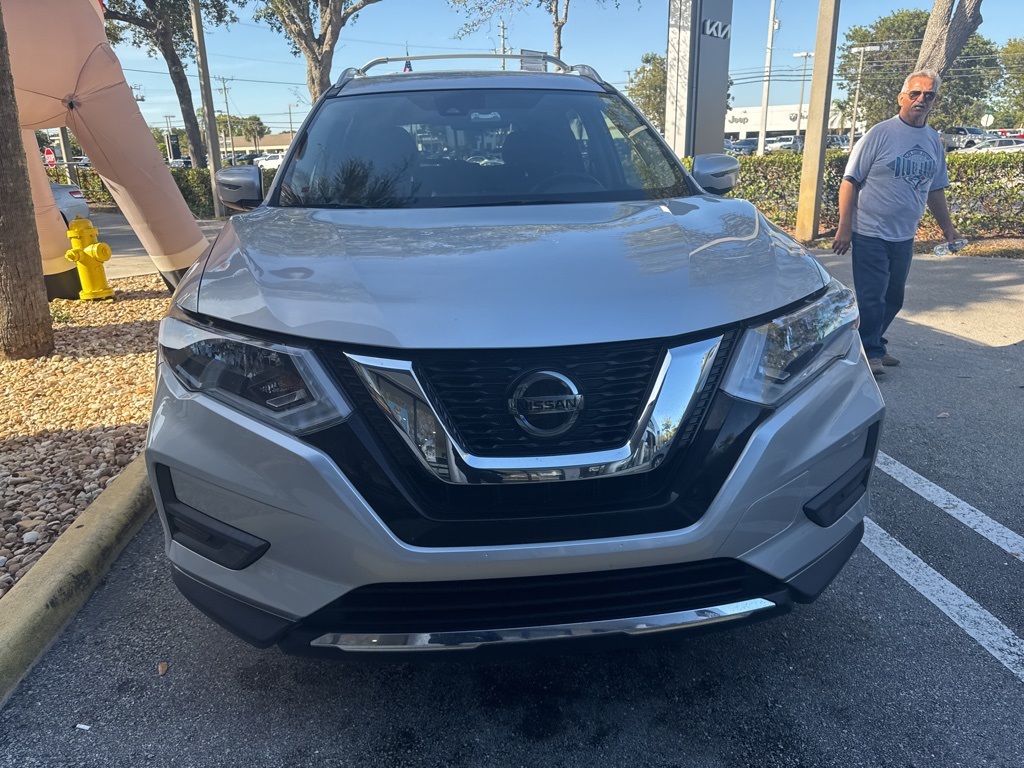 2020 Nissan Rogue SV 21