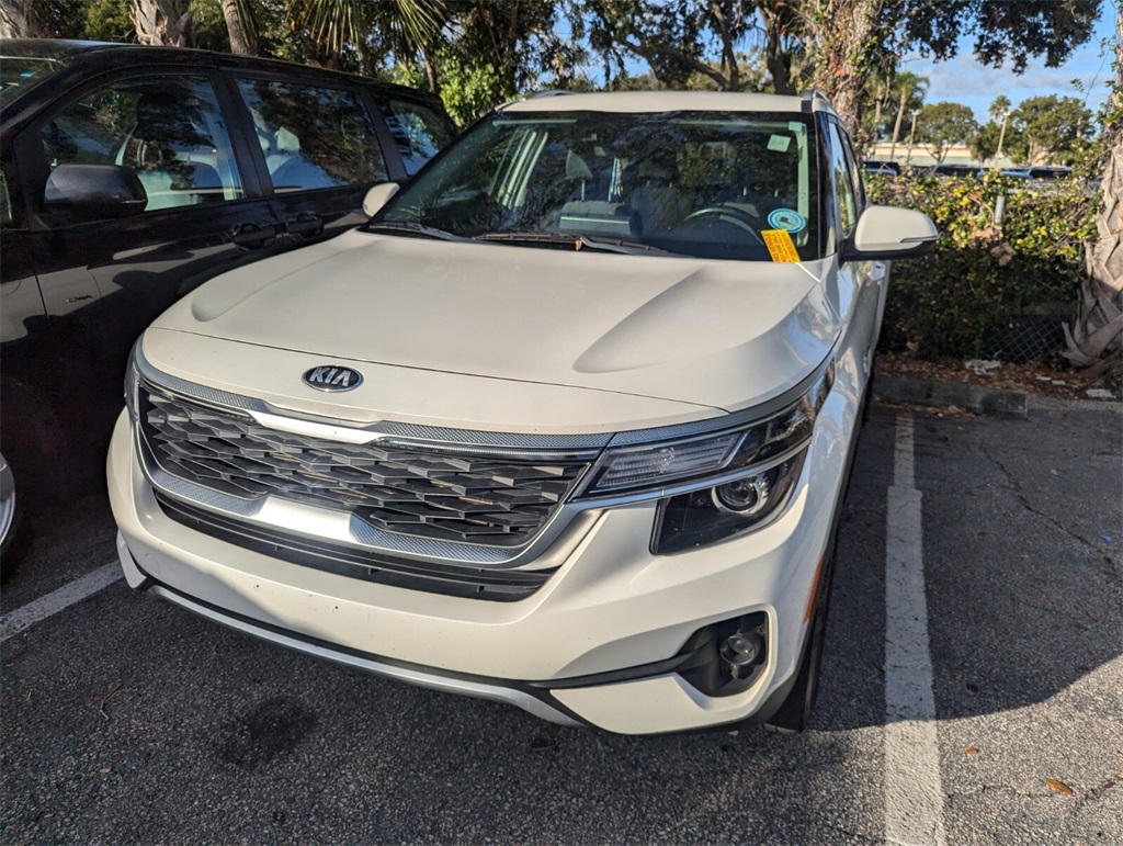 2021 Kia Seltos S 3