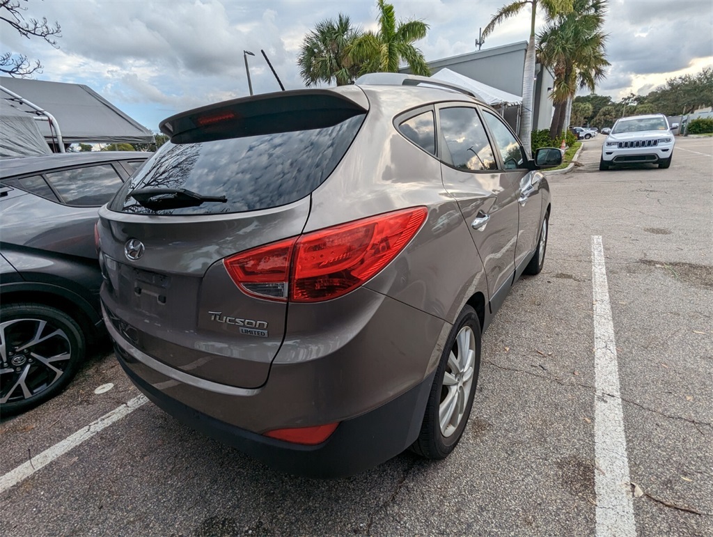 2011 Hyundai Tucson Limited 6