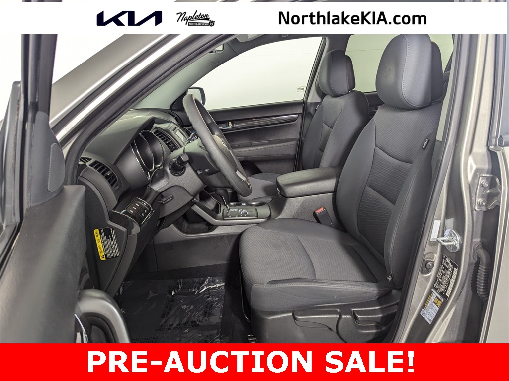 2013 Kia Sorento LX 12