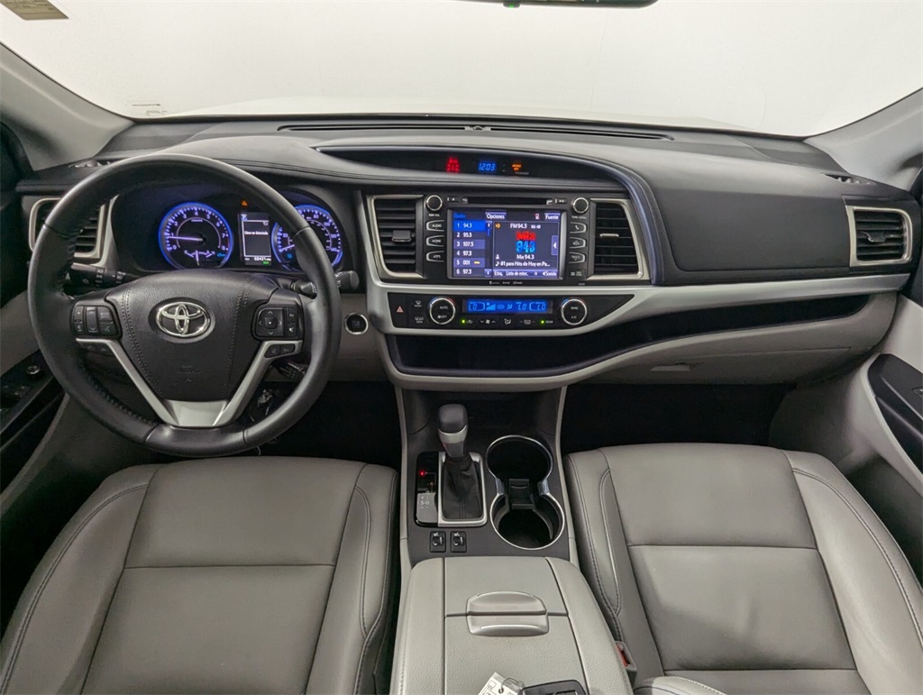 2019 Toyota Highlander XLE 16