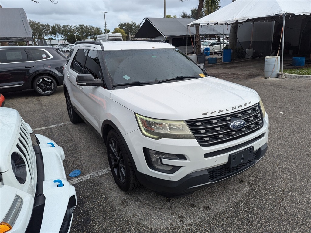 2017 Ford Explorer XLT 2