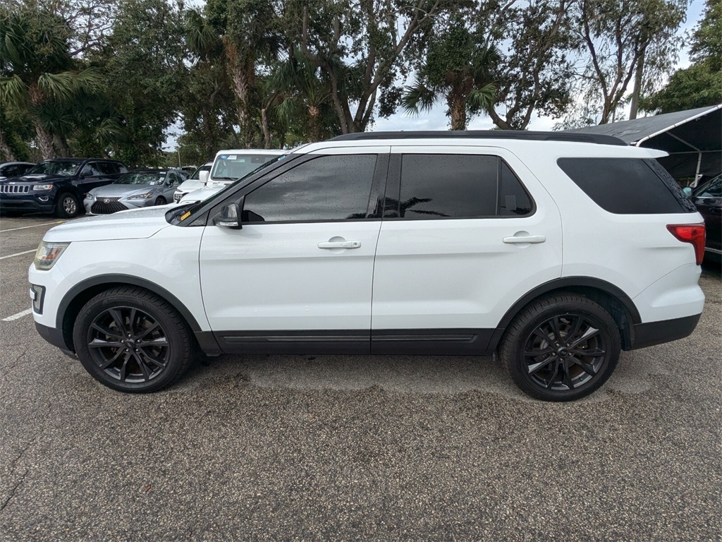 2017 Ford Explorer XLT 14