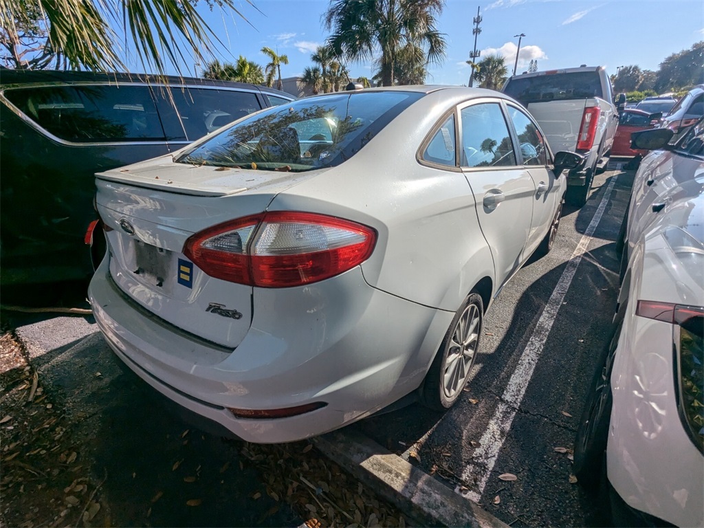 2014 Ford Fiesta SE 17