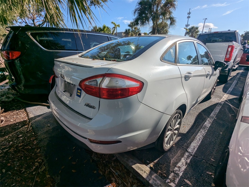 2014 Ford Fiesta SE 24