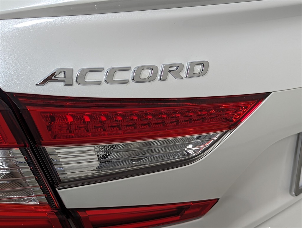 2021 Honda Accord Hybrid Touring 8