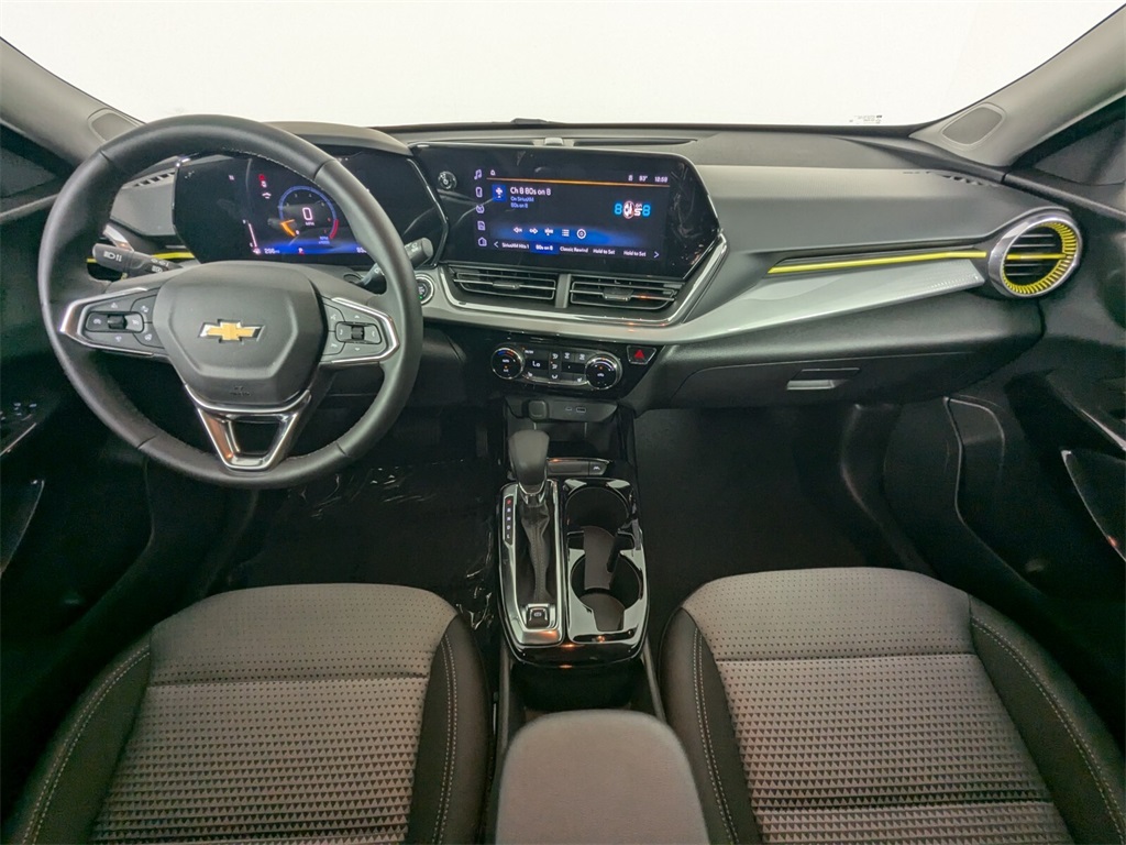 2025 Chevrolet Trax LT 13