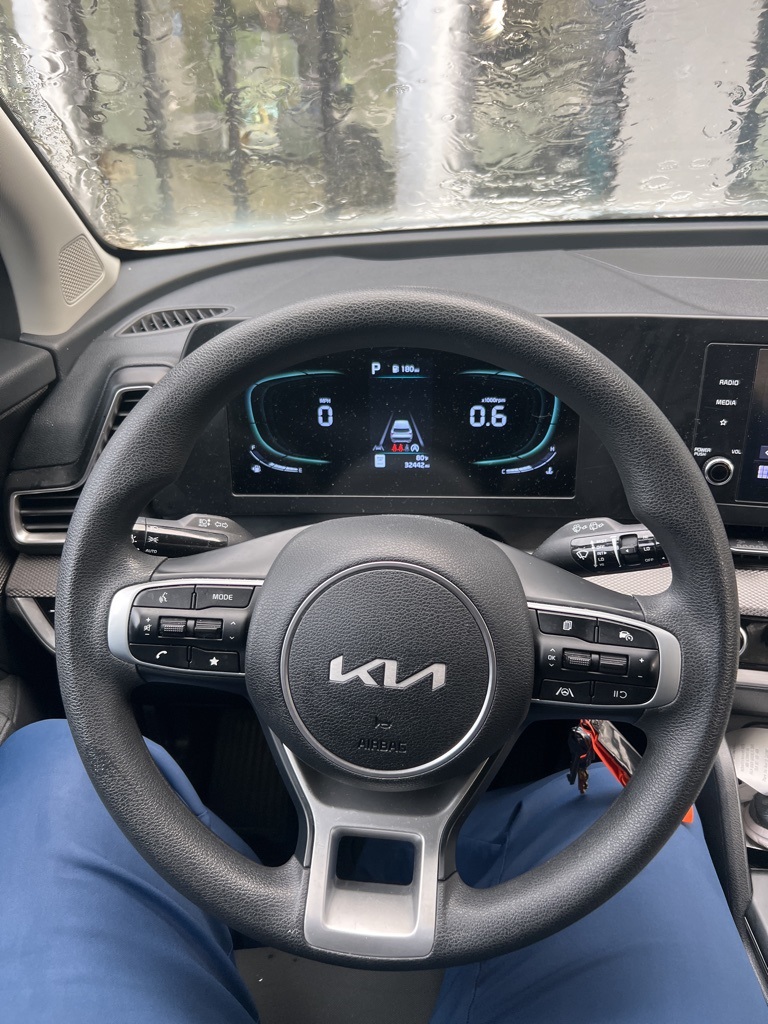 2023 Kia Sportage LX 4