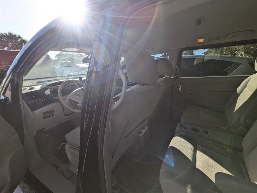 2015 Nissan Quest 3.5 SV 21